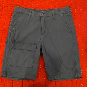 Levi’s navy cargo shorts size 30
